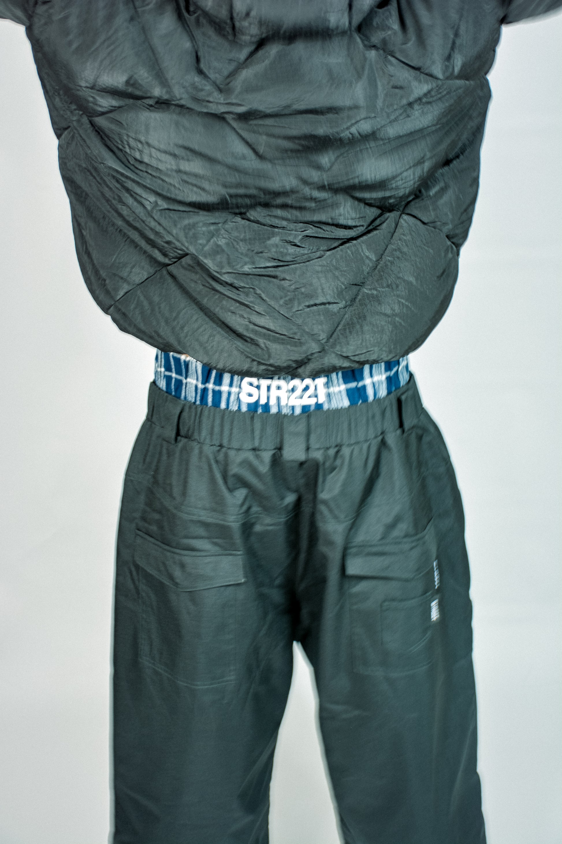 4-IN-1 BLACK PUFFER